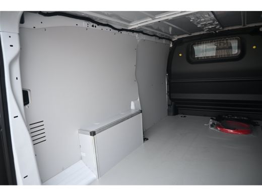 Peugeot e-Expert EV L3 75 kWh DEMO-DEAL! Tot 8 Jaar Garantie! | Navigatie | Betimmering | Achteruitrijcamera | Cru... ActivLease financial lease