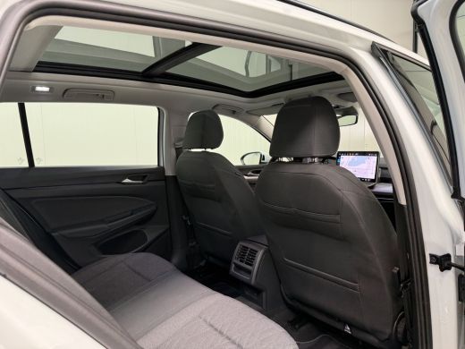 Volkswagen Golf Variant 1.5 eTSI 150pk DSG Style | Pano dak ActivLease financial lease