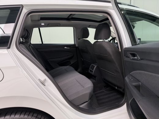 Volkswagen Golf Variant 1.5 eTSI 150pk DSG Style | Pano dak ActivLease financial lease