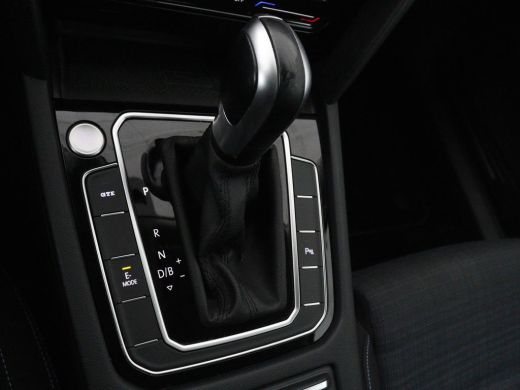 Volkswagen Passat 1.4 TSI PHEV GTE | SOH 91,6% | Stoelverwarming | Trekhaak | Adaptive cruise | Camera | Carplay | ... ActivLease financial lease