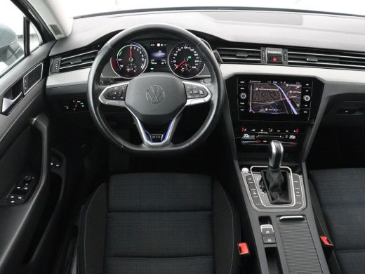 Volkswagen Passat 1.4 TSI PHEV GTE | SOH 91,6% | Stoelverwarming | Trekhaak | Adaptive cruise | Camera | Carplay | ... ActivLease financial lease
