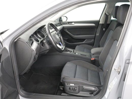 Volkswagen Passat 1.4 TSI PHEV GTE | SOH 91,6% | Stoelverwarming | Trekhaak | Adaptive cruise | Camera | Carplay | ... ActivLease financial lease