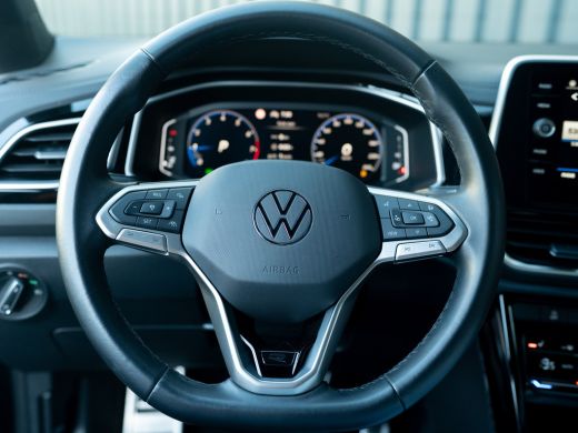 Volkswagen T-Roc 1.5 TSI R-Line Business | Side Assist | Keyless | Camera | Elk. A-klep | IQ Light | Prijs Rijklaar!! ActivLease financial lease