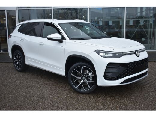 Volkswagen Tayron R-Line Edition | Trekhaak | 'App-Connect' draadloze smartphone integratie | Automatische afstands... ActivLease financial lease