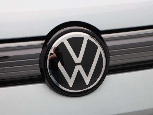 Volkswagen Tiguan 1.5 eHybrid 272 Pk Automaat R-Line Edition | Black Style | Trekhaak | Panorama dak | Stoelverwarm... ActivLease financial lease