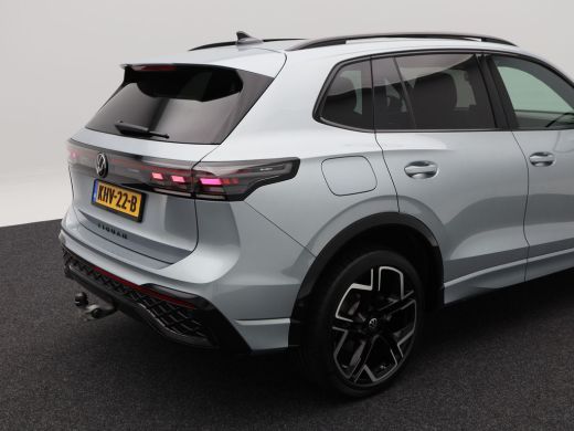 Volkswagen Tiguan 1.5 eHybrid 272 Pk Automaat R-Line Edition | Black Style | Trekhaak | Panorama dak | Stoelverwarm... ActivLease financial lease