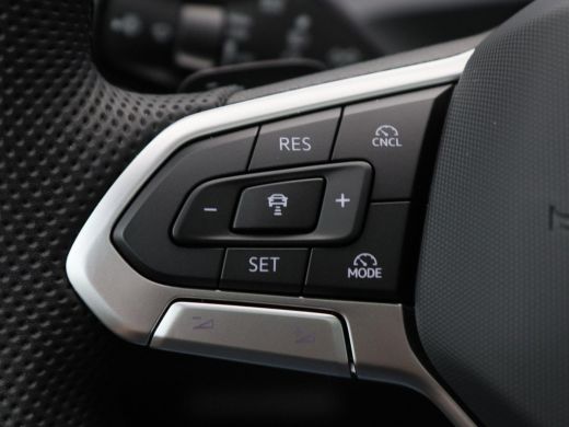 Volkswagen Tiguan 1.5 eHybrid 272 Pk Automaat R-Line Edition | Black Style | Trekhaak | Panorama dak | Stoelverwarm... ActivLease financial lease