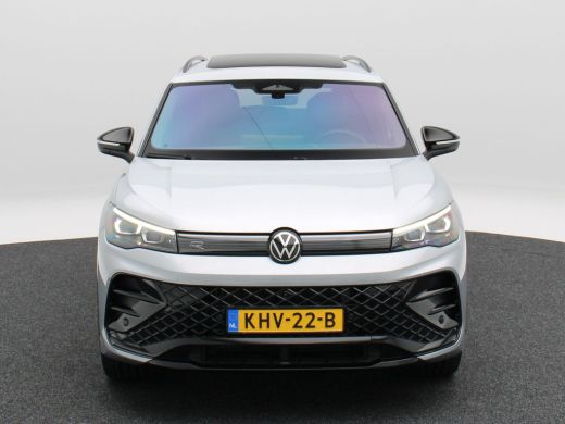 Volkswagen Tiguan 1.5 eHybrid 272 Pk Automaat R-Line Edition | Black Style | Trekhaak | Panorama dak | Stoelverwarm... ActivLease financial lease