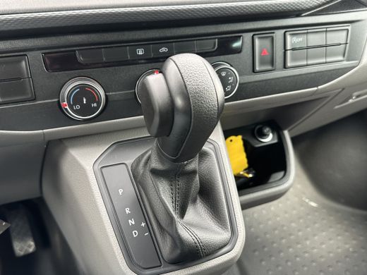 Volkswagen Transporter 2.0 TDI 150 PK DSG AUTOMAAT HIGLINE / ** 19.778 KM ** / DUBBELE CABINE / ADAPTIVE CRUISE / TREKHA... ActivLease financial lease
