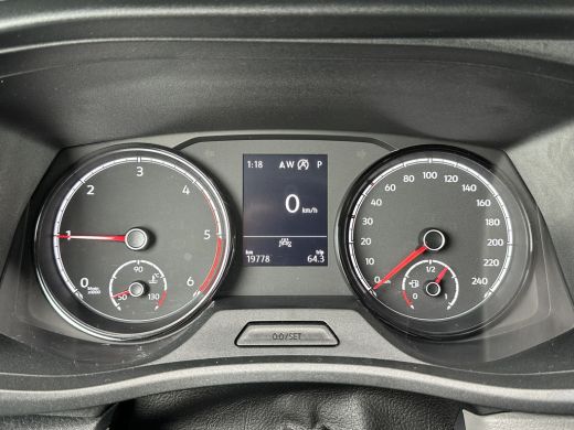 Volkswagen Transporter 2.0 TDI 150 PK DSG AUTOMAAT HIGLINE / ** 19.778 KM ** / DUBBELE CABINE / ADAPTIVE CRUISE / TREKHA... ActivLease financial lease