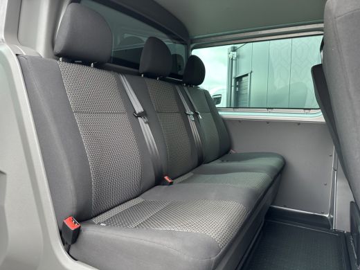 Volkswagen Transporter 2.0 TDI 150 PK DSG AUTOMAAT HIGLINE / ** 19.778 KM ** / DUBBELE CABINE / ADAPTIVE CRUISE / TREKHA... ActivLease financial lease