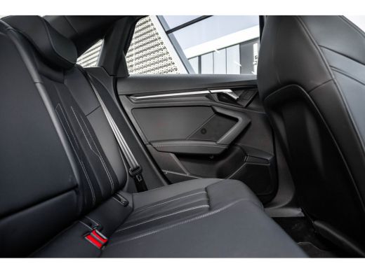 Audi A3 Limousine 35 TFSI CoD Advance Sport | Cruise Control Adaptief | Carplay | Sfeerverlichting | Stoe... ActivLease financial lease