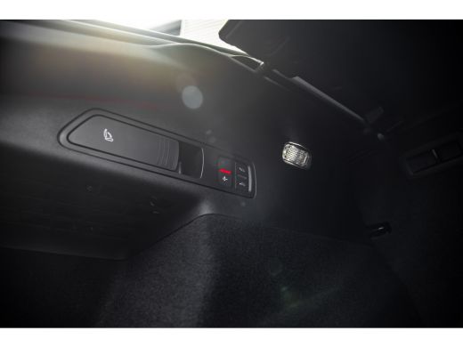 Audi Q6 e-tron S edition | Adaptive air suspension | Adaptive cruise control | Audi sound system ActivLease financial lease