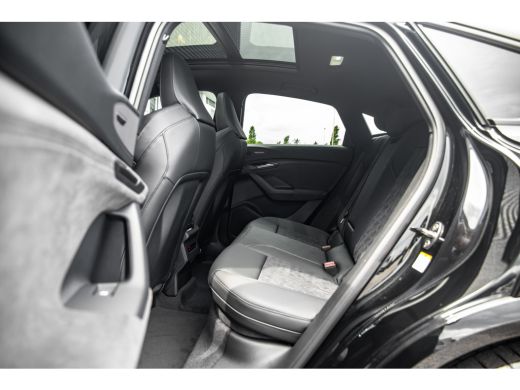 Audi Q6 e-tron S edition | Adaptive air suspension | Adaptive cruise control | Audi sound system ActivLease financial lease