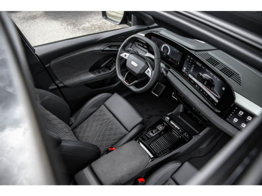 Audi Q6 e-tron S edition | Adaptive air suspension | Adaptive cruise control | Audi sound system ActivLease financial lease