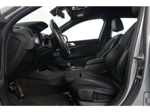 BMW 1 Serie 118i Business Edition M Sport | 1e Eigenaar! | Dealer Onderhouden! | Sportstoelen | LED | Clima |... ActivLease financial lease