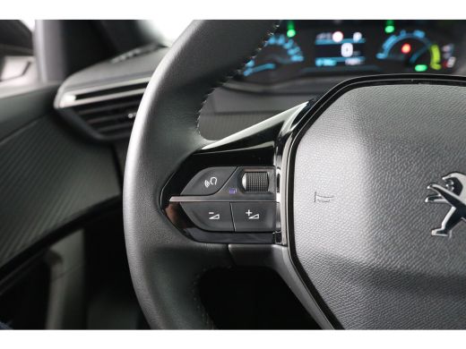 Peugeot e-2008 EV Allure 50 kWh | Dealer Onderhouden! | SOH 99% | 1e Eigenaar! | Navi By App | Clima | Cruise Co... ActivLease financial lease