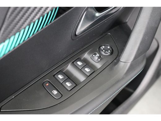 Peugeot e-2008 EV Allure 50 kWh | Dealer Onderhouden! | SOH 99% | 1e Eigenaar! | Navi By App | Clima | Cruise Co... ActivLease financial lease