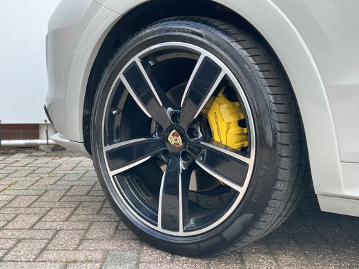 Porsche Cayenne 3.0 E-Hybrid Platinum Edition Pano Bose SportChrono 14-Voudig Orig.NL Luchtvering Incl.BTW ActivLease financial lease