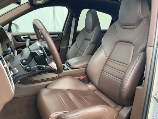 Porsche Cayenne 3.0 E-Hybrid Platinum Edition Pano Bose SportChrono 14-Voudig Orig.NL Luchtvering Incl.BTW ActivLease financial lease
