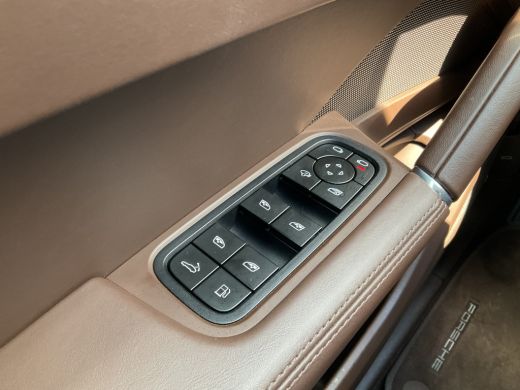 Porsche Cayenne 3.0 E-Hybrid Platinum Edition Pano Bose SportChrono 14-Voudig Orig.NL Luchtvering Incl.BTW ActivLease financial lease