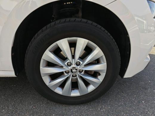 Skoda Kamiq 1.0 TSI Sport Business NL-AUTO | NAVI | ECC ActivLease financial lease