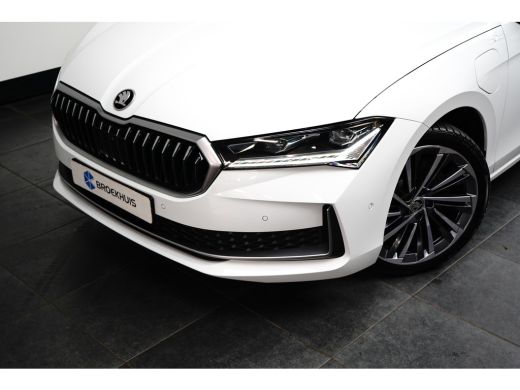 Skoda Superb Combi 1.5 TSI iV 204PK DSG-6 Laurin & Klement | TREKHAAK | PANORAMADAK | 360 CAMERA | HUD | STOEL... ActivLease financial lease