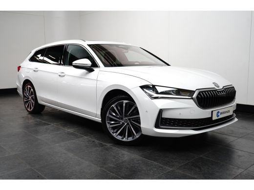 Skoda Superb Combi 1.5 TSI iV 204PK DSG-6 Laurin & Klement | TREKHAAK | PANORAMADAK | 360 CAMERA | HUD | STOEL... ActivLease financial lease
