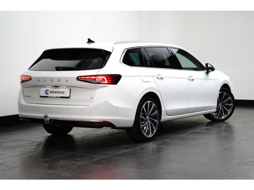 Skoda Superb Combi 1.5 TSI iV 204PK DSG-6 Laurin & Klement | TREKHAAK | PANORAMADAK | 360 CAMERA | HUD | STOEL... ActivLease financial lease