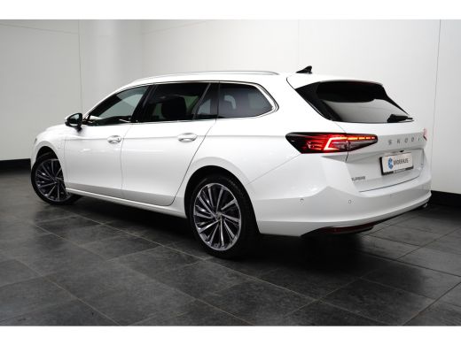 Skoda Superb Combi 1.5 TSI iV 204PK DSG-6 Laurin & Klement | TREKHAAK | PANORAMADAK | 360 CAMERA | HUD | STOEL... ActivLease financial lease