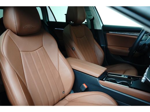 Skoda Superb Combi 1.5 TSI iV 204PK DSG-6 Laurin & Klement | TREKHAAK | PANORAMADAK | 360 CAMERA | HUD | STOEL... ActivLease financial lease