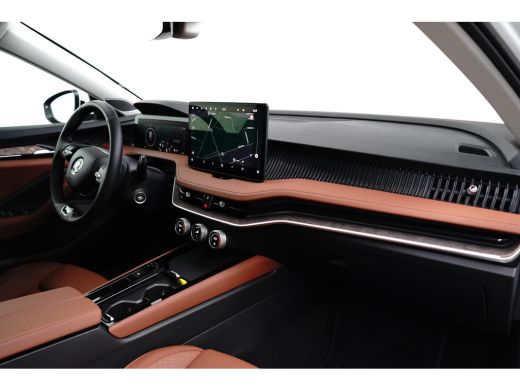 Skoda Superb Combi 1.5 TSI iV 204PK DSG-6 Laurin & Klement | TREKHAAK | PANORAMADAK | 360 CAMERA | HUD | STOEL... ActivLease financial lease