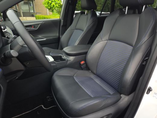 Toyota RAV4 2.5 Hybrid AWD Bi-Tone | Apple CarPlay | Navigatie | Rijklaar incl. garantie | ActivLease financial lease