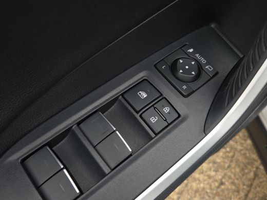Toyota RAV4 2.5 Hybrid AWD Bi-Tone | Apple CarPlay | Navigatie | Rijklaar incl. garantie | ActivLease financial lease
