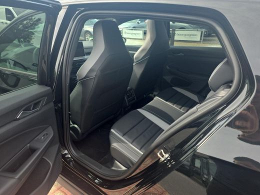 Volkswagen Golf 1.5 eHybrid GTE | Trekhaak | Pano Dak | Leder | HUD | PHEV | 272Pk | ActivLease financial lease