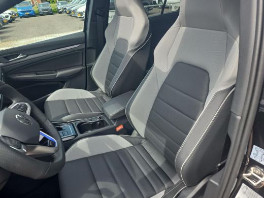 Volkswagen Golf 1.5 eHybrid GTE | Trekhaak | Pano Dak | Leder | HUD | PHEV | 272Pk | ActivLease financial lease