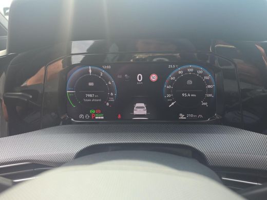 Volkswagen Golf 1.5 eHybrid GTE | Trekhaak | Pano Dak | Leder | HUD | PHEV | 272Pk | ActivLease financial lease