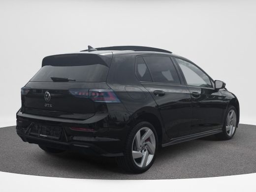 Volkswagen Golf 1.5 eHybrid GTE | Trekhaak | Pano Dak | Leder | HUD | PHEV | 272Pk | ActivLease financial lease