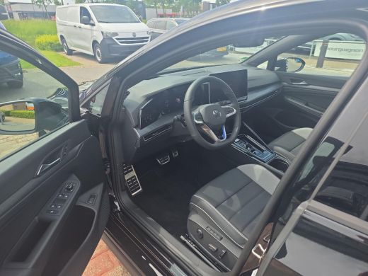Volkswagen Golf 1.5 eHybrid GTE | Trekhaak | Pano Dak | Leder | HUD | PHEV | 272Pk | ActivLease financial lease