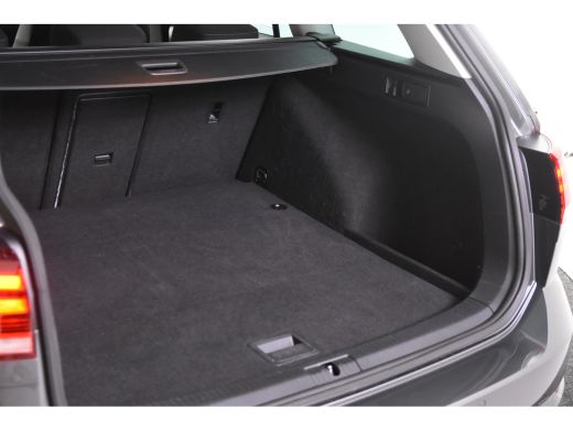 Volkswagen Golf Variant iQ Drive *1ste Eigenaar*Navigatie*Trekhaak* ActivLease financial lease