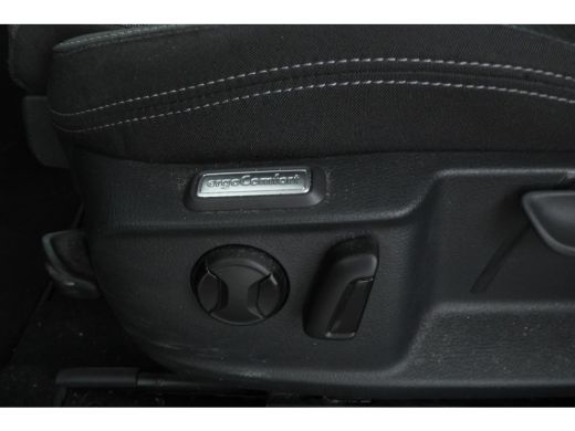 Volkswagen Passat Variant 1.6 TDI Elegance Business R Automaat, Panorama, Trekhaak! ActivLease financial lease