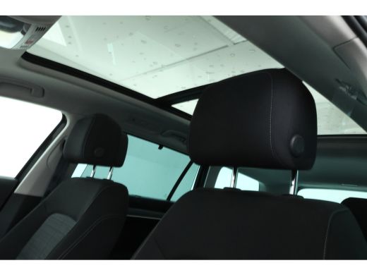 Volkswagen Passat Variant 1.6 TDI Elegance Business R Automaat, Panorama, Trekhaak! ActivLease financial lease