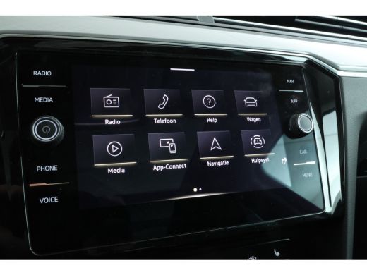 Volkswagen Passat Variant 1.6 TDI Elegance Business R Automaat, Panorama, Trekhaak! ActivLease financial lease