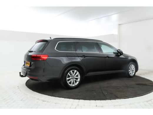 Volkswagen Passat Variant 1.6 TDI Elegance Business R Automaat, Panorama, Trekhaak! ActivLease financial lease