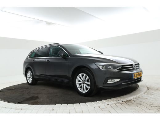 Volkswagen Passat Variant 1.6 TDI Elegance Business R Automaat, Panorama, Trekhaak! ActivLease financial lease