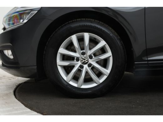 Volkswagen Passat Variant 1.6 TDI Elegance Business R Automaat, Panorama, Trekhaak! ActivLease financial lease