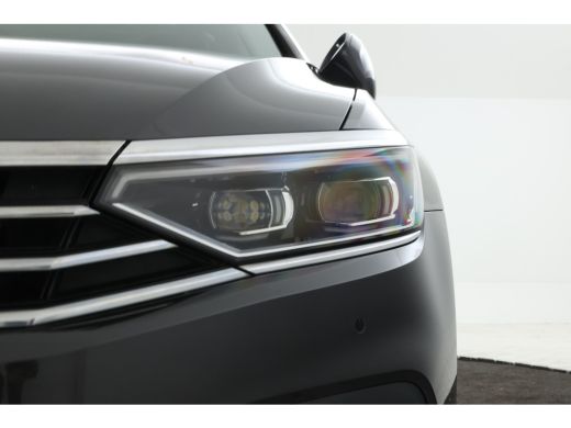 Volkswagen Passat Variant 1.6 TDI Elegance Business R Automaat, Panorama, Trekhaak! ActivLease financial lease