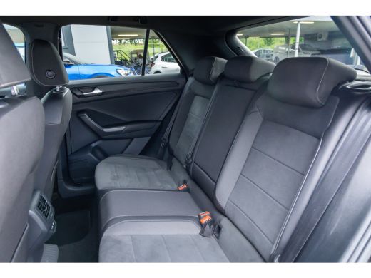 Volkswagen T-Roc 1.5 TSI R-Line Business+ | Trekhaak/1500kg | Cruise adaptief | Matrix LED | Camera | Stoelverwarm... ActivLease financial lease