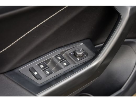Volkswagen T-Roc 1.5 TSI R-Line Business+ | Trekhaak/1500kg | Cruise adaptief | Matrix LED | Camera | Stoelverwarm... ActivLease financial lease