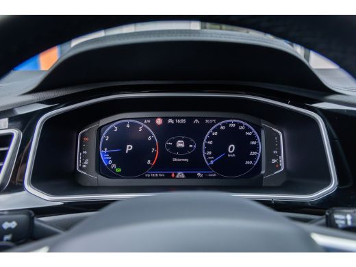 Volkswagen T-Roc 1.5 TSI R-Line Business+ | Trekhaak/1500kg | Cruise adaptief | Matrix LED | Camera | Stoelverwarm... ActivLease financial lease